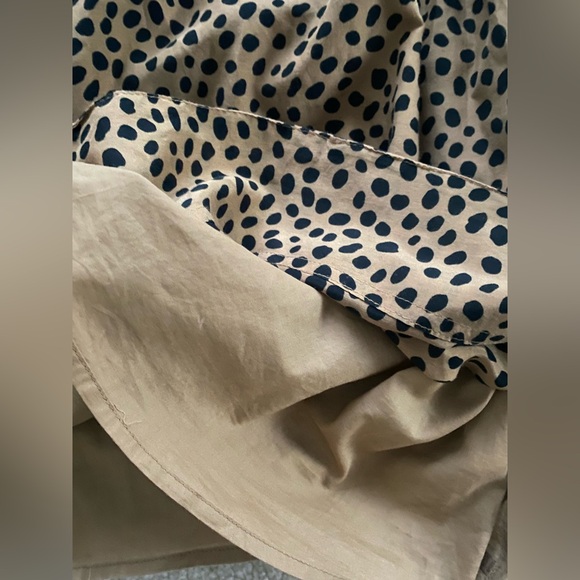 EUC J. Crew Flutter Sleeve Cotton Silk Voile Top Leopard Dot Button Close SZ L - Picture 6 of 10